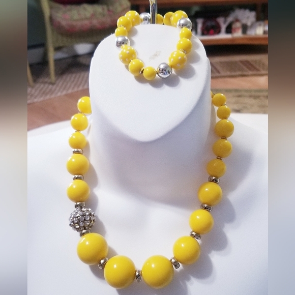 Beaded Yellow Rhinestone Disco Ball Necklace And Polka Dot Bracelet - Picture 16 of 17